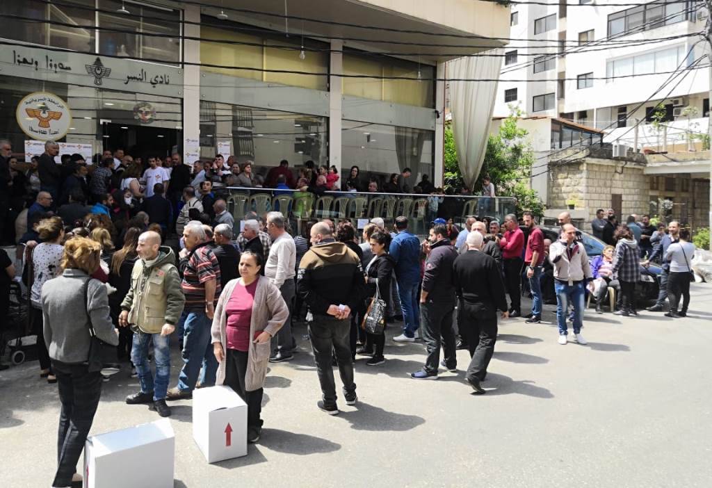 حصص غذائية للنازحين السوريين والعراقيين في البوشرية
