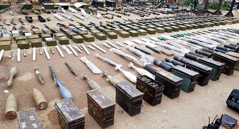 بالصور۔۔۔ سوريا: ضبط أسلحة وذخائر أمريكية وإسرائيلية في القنيطرة