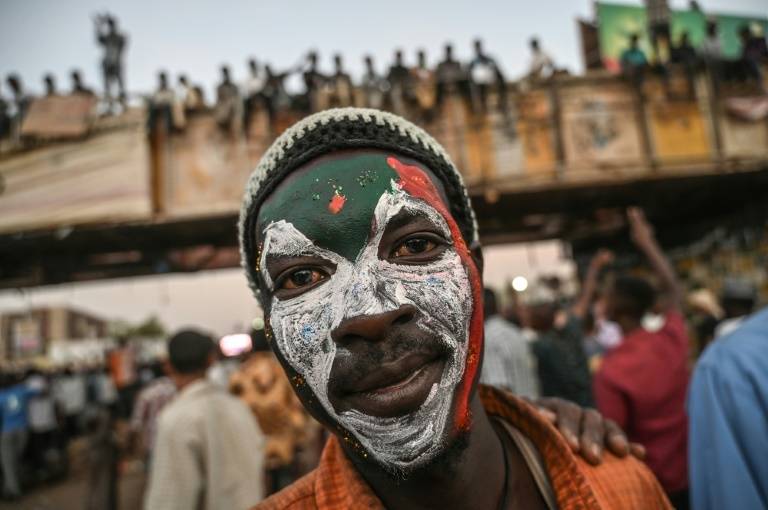 قادة الاحتجاجات في السودان يستعدون لكشف تشكيلة الهيئة المدنية