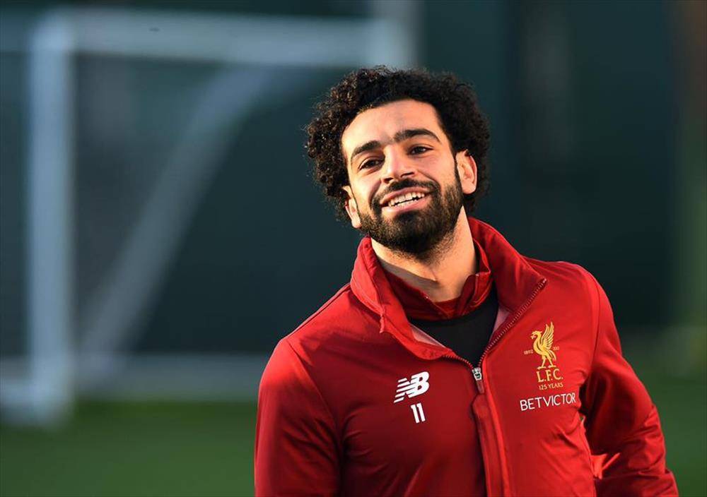 محمد صلاح خليفة ميسي ورونالدو!