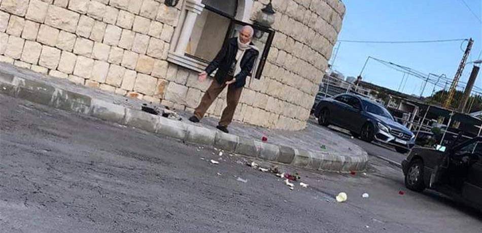 بالصورة: سيّدة مضطربة نفسياً تحطّم مزاراً للسيدة العذراء في الكورة!