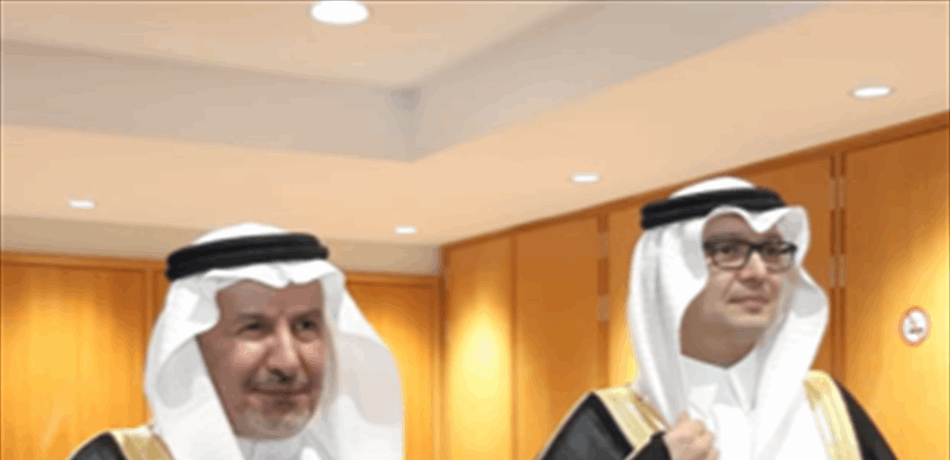 المستشار في الديوان الملكي السعودي وصل بيروت