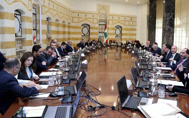 ضغوط لرفع اقتراحات خفض العجز الى طاولة مجلس الوزراء