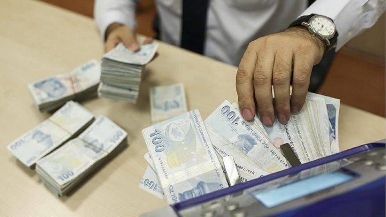 بلومبيرغ: الليرة التركية الأسوأ أداء في شهر نيسان على مؤشر الأسواق الناشئة .. وينتظرها المزيد