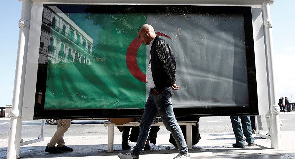 محكمة جزائرية تأمر بإيداع الإخوة كونيناف في الحبس المؤقت