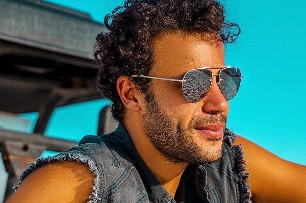 محمد إمام محاصَر!
