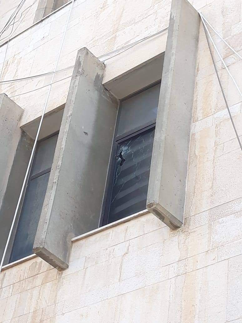 بالصور۔۔۔ اطلاق نار على سرايا الهرمل