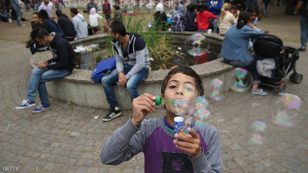 ألمانيا "تعلق" طلبات لجوء لسوريين