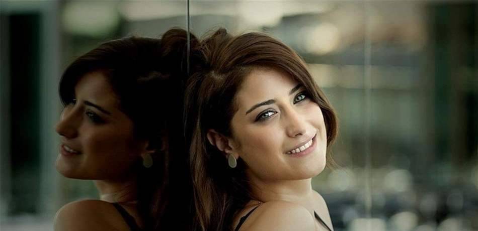 نجمة تركية تصدم الجمهور بوزن زائد.. هل هي حامل؟