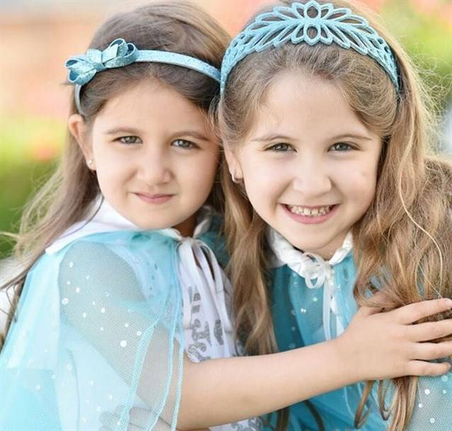 رقص ابنتيّ نانسي عجرم الاحترافي يشعل مواقع التواصل (فيديو)