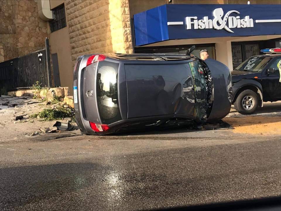 قتيل بإنقلاب سيارة على طريق يسوع الملك