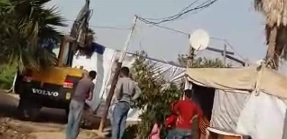 مصلحة الليطاني أزالت خيماً للنازحين في صور