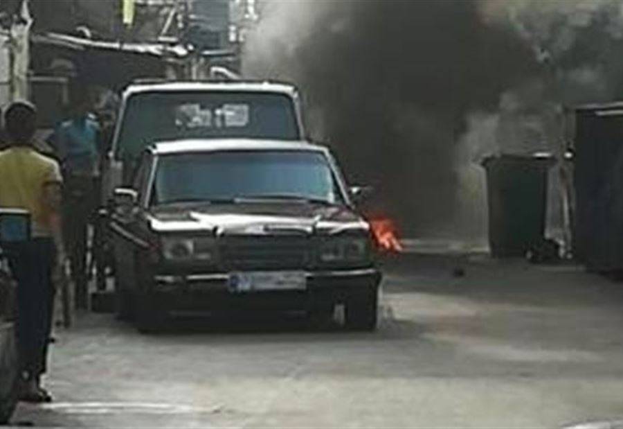 بالصورة: إشعال إطارات في عين الحلوة احتجاجا