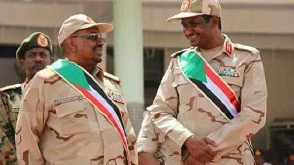 حميدتي يدعو كل المشككين باعتقال البشير للتوجه لسجن كوبر والتأكد بأنفسهم من ذلك