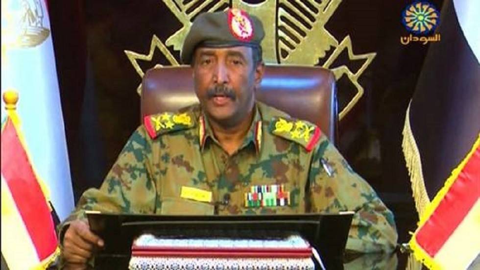 رئيس المجلس العسكري السوداني يشيد بمصر والسعودية والإمارات