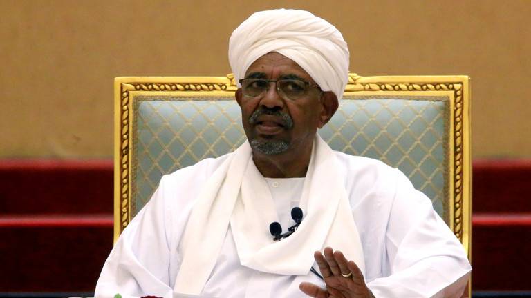 شقيق البشير يتسبب في إبادة غابات بهدف تصدير الفحم