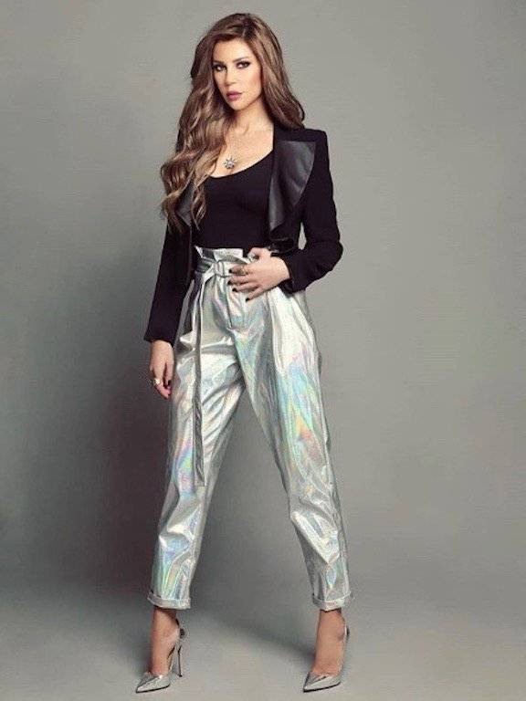 أبرز صيحات موضة 2019 بأسلوب كارلا حداد