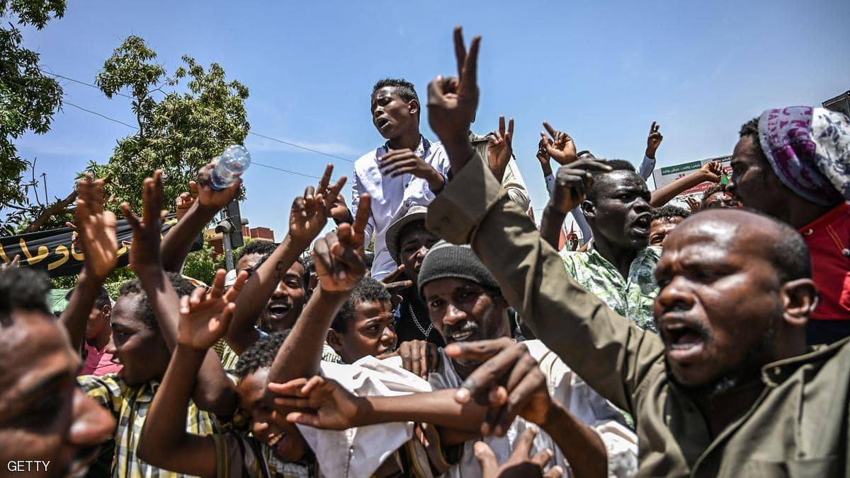 السودان.. قتلى من عناصر الأمن في مواجهات مع متظاهرين