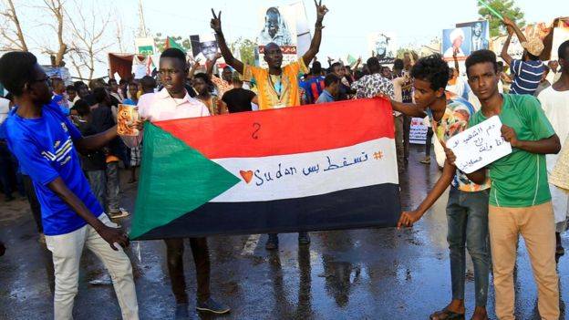 تجمع المهنيين السودانيين يهدد بعصيان مدني للضغط على المجلس العسكري