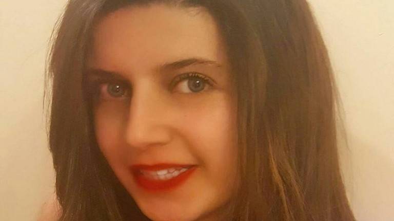 ما التطورات الجديدة في قضية الطالبة المصرية التي قتلت في بريطانيا؟