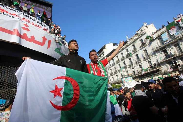 وزير المالية والمدير العام السابق للأمن الجزائري يمثُلان أمام المحكمة