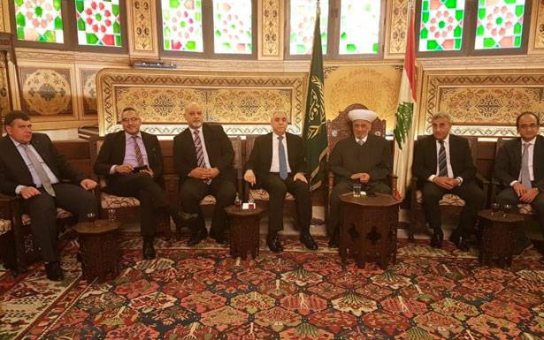 «القوات» سلّمت دريان وحسن دعوة للمشاركة في إفطارها السنوي برمضان