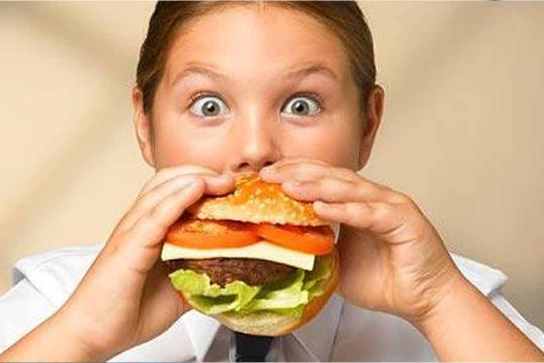 انتبه.. زيادة الوزن عند الأطفال تهددهم بهذا النوع من السرطان