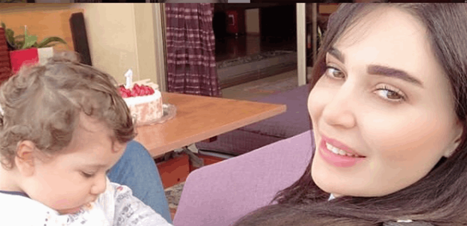 سيرين عبد النور تنقذ ابنها باللحظة الأخيرة من السقوط في المسبح (فيديو)