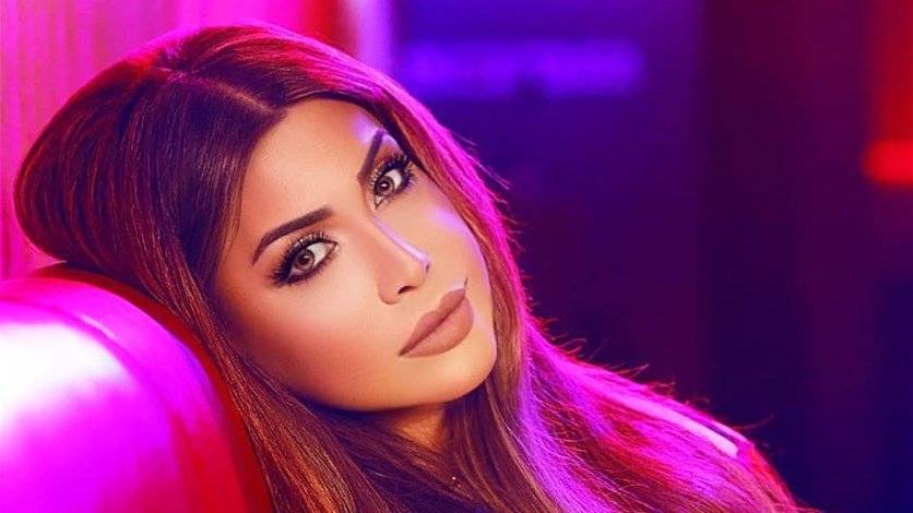 تيا ديب نسخة طبق الأصل عن والدتها نوال الزغبي في هذه الصورة
