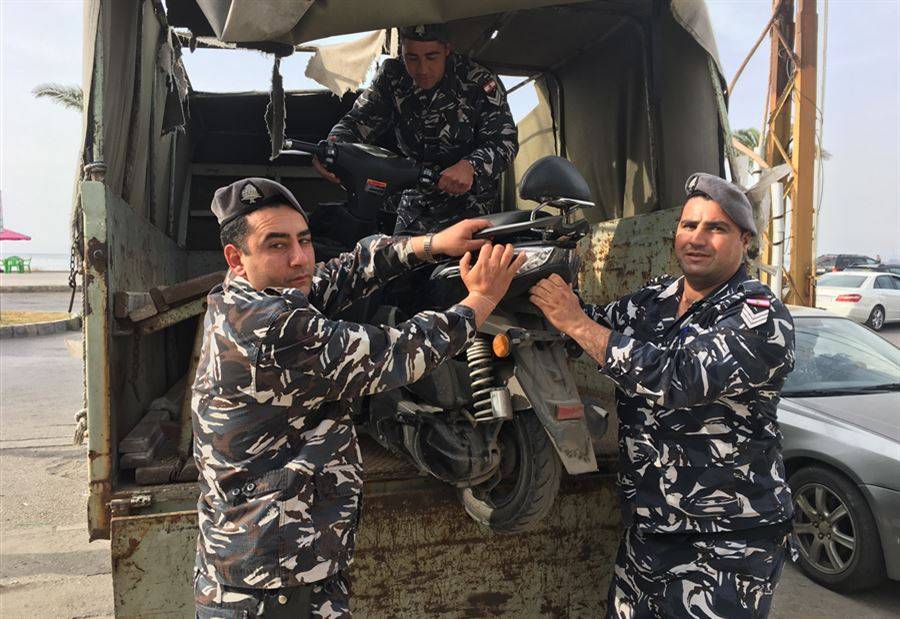 بالصورة: حجز دراجات نارية مخالفة في صور