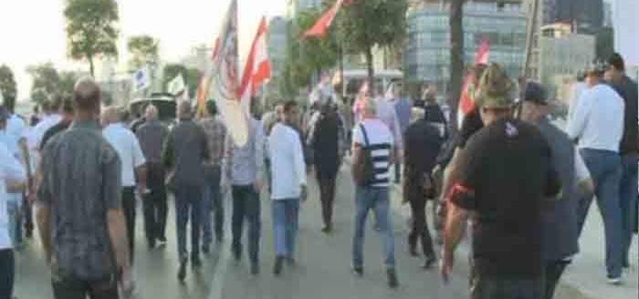 العسكريون المتعاقدون يتوجّهون الى مديرية الواردات التابعة لوزارة المالية في بشارة الخوري