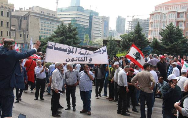عندما تصبح الجماهير عدوّة نفسها؟!