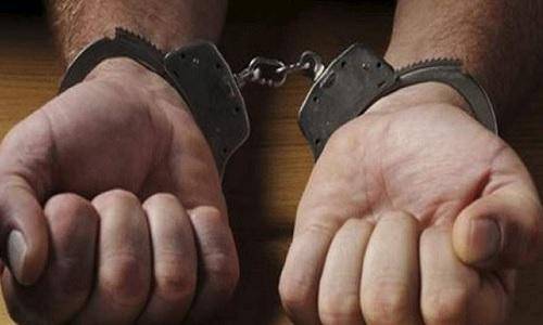 يروّج عملة مزيفة ومن اصحاب السوابق بجرائم.. في قبضة "المعلومات"