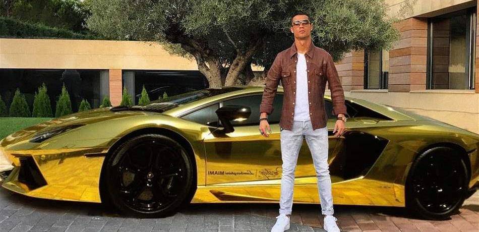 رونالدو يفعلها ويشتري أغلى سيارة في التاريخ (صورة)