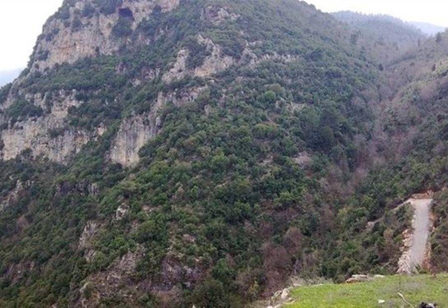 احتجزا ليومين داخل سيارة في واد وهذا ما حل بهما