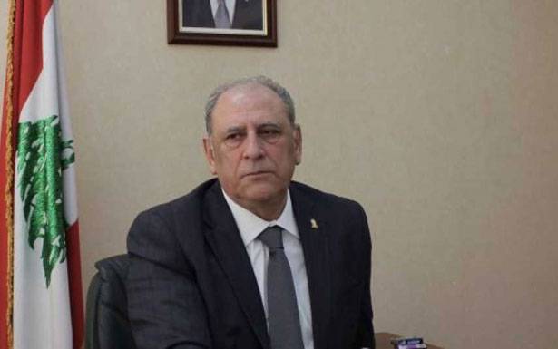الجراح : ما يشاع عن نيّة المسّ بــرواتب الموظفين عارٍ مــن الصحة