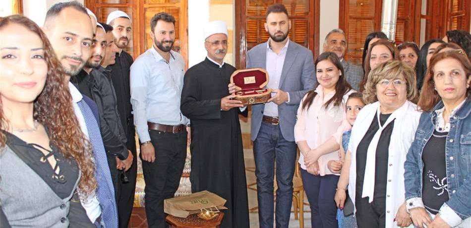 جنبلاط عاد من تركيا والتقى وفودا في المختارة