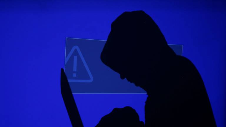 السويد تدعو مواطنيها إلى الاحتفاظ بالنقود تحت أسرتهم!