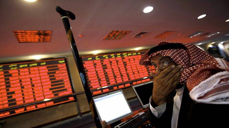 بورصة السعودية تهبط لأقل مستوى في نحو 8 أشهر.. ونزول أسواق الخليج الكبرى
