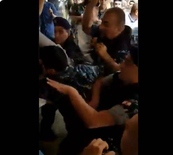 خبر عاجل : تجدد الاشتباكات بين قوى الامن الداخلي والاهالي في المنصورية في لبنان