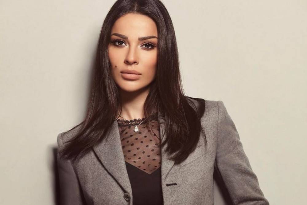 والد نادين نسيب نجيم الراحل يظهر في أولى حلقات 