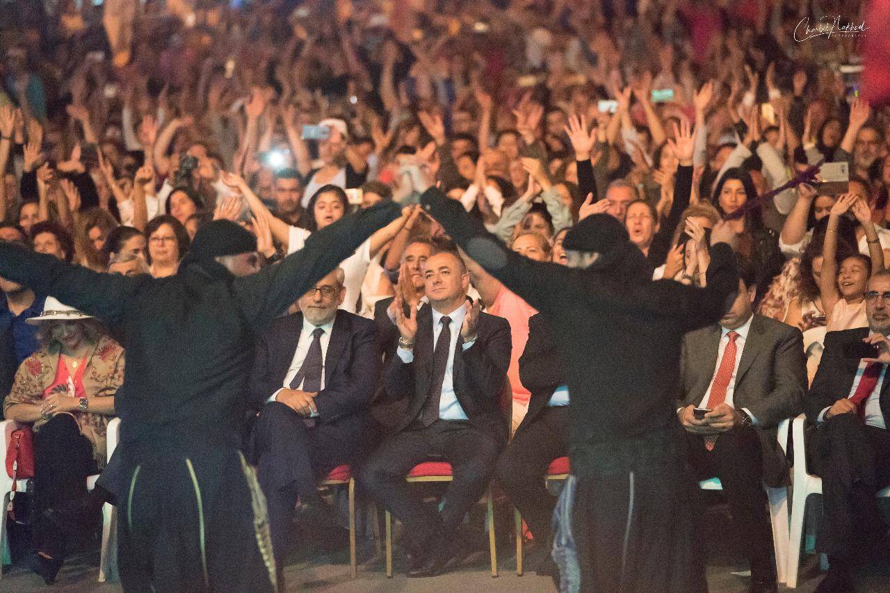خاص- ضهور الشوير: تكريم المغتربين اللبنانيين وتحية لثقافة وحضارة وطن
           ليالي النبيذ...احتفال بعيد الجيش...انتخاب ملكة جمال المغتربين ومفاجآت!