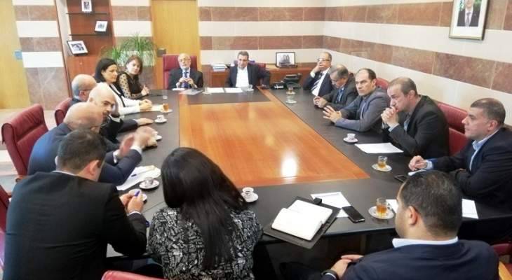 تشكيل لجنة بين وزارتي التربية والصناعة والصناعيين لملاءمة التعليم المهني لفرص العمل