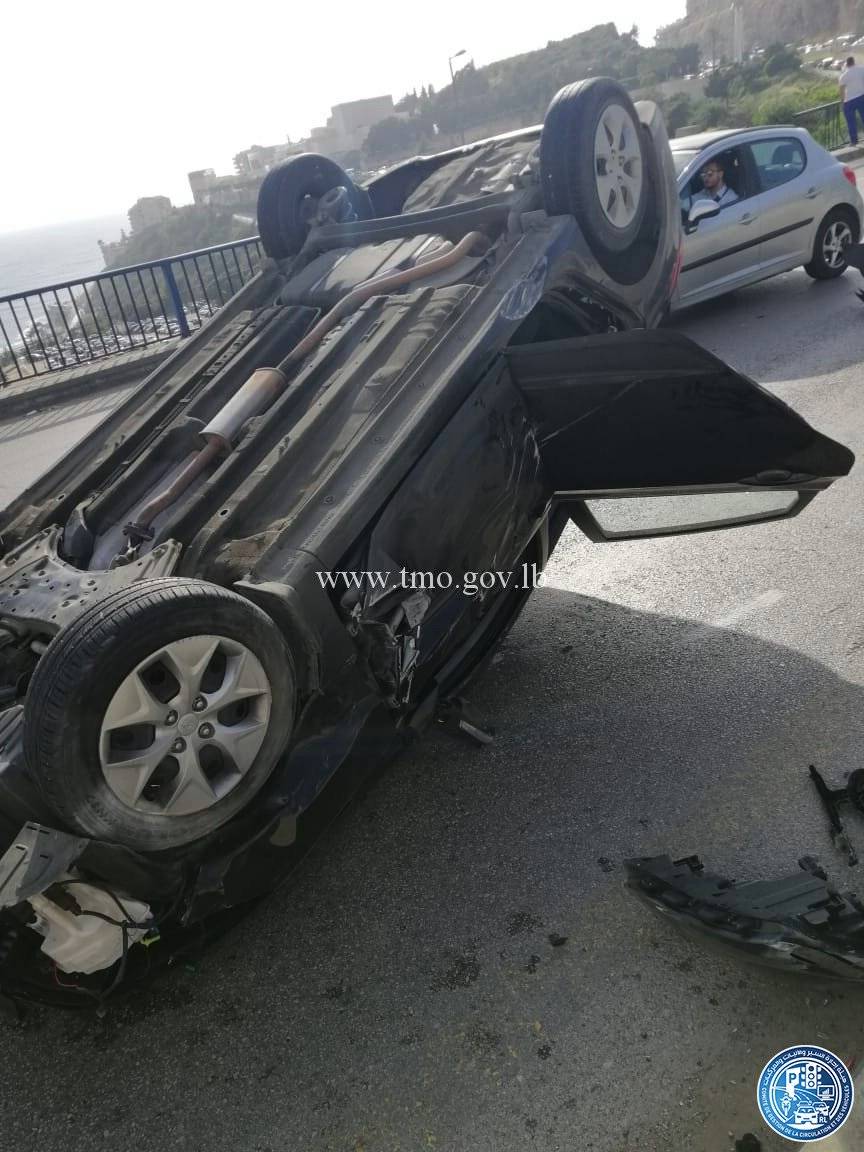 إنقلاب سيارة في أدما