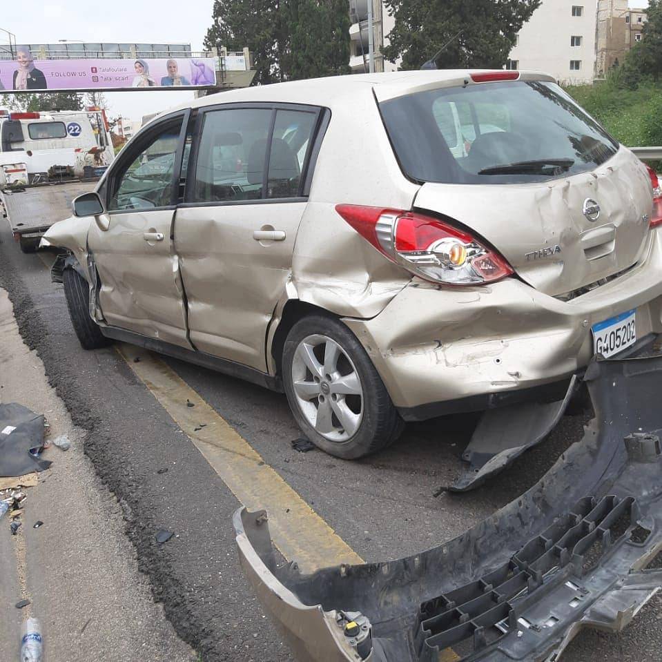 بالصور: حادث مروع على طريق الناعمة