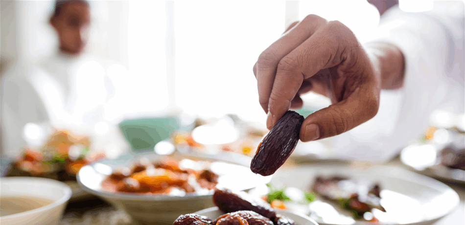 مشروب سحري لمنع العطش والجوع في رمضان.. مكوناته موجودة بكل مطبخ!