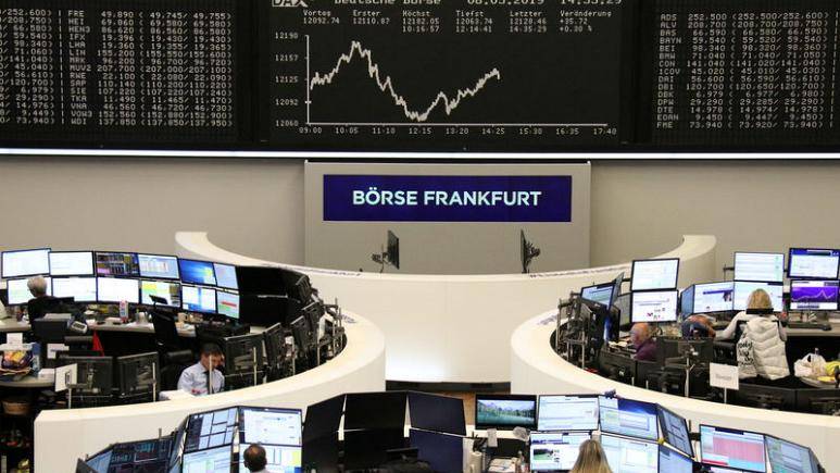 أسهم أوروبا تتراجع متأثرة بتوترات التجارة