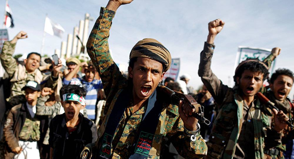 أنصار الله" تعلن مقتل وإصابة عسكريين يمنيين بصاروخين وكمين في جيزان