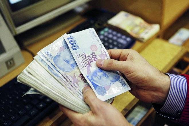 الرصيد النقدي لتركيا يسجل عجزا بأكثر من 2 مليار دولار في نيسان