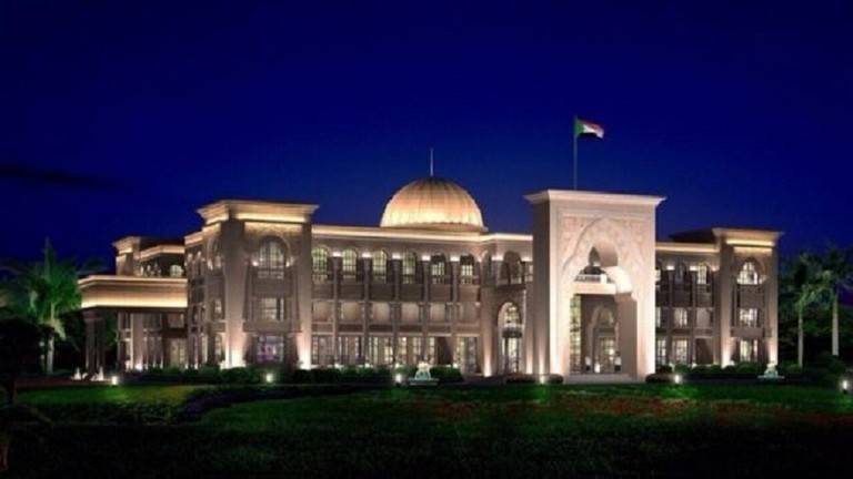 موظفة تستلم تحويلات بمليارات من حساب الرئاسة السودانية..وهذا ما حلّ بها